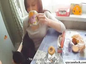 Пацан пил чай с сестрой и захотел отыметь ее в пилотку