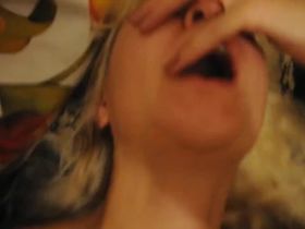 Чертовски грудастая русская мамаша впервые трахается после долгого воздержания