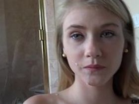 Тощая девушка с маленькими сиськами ежедневно ебется со сводным братом